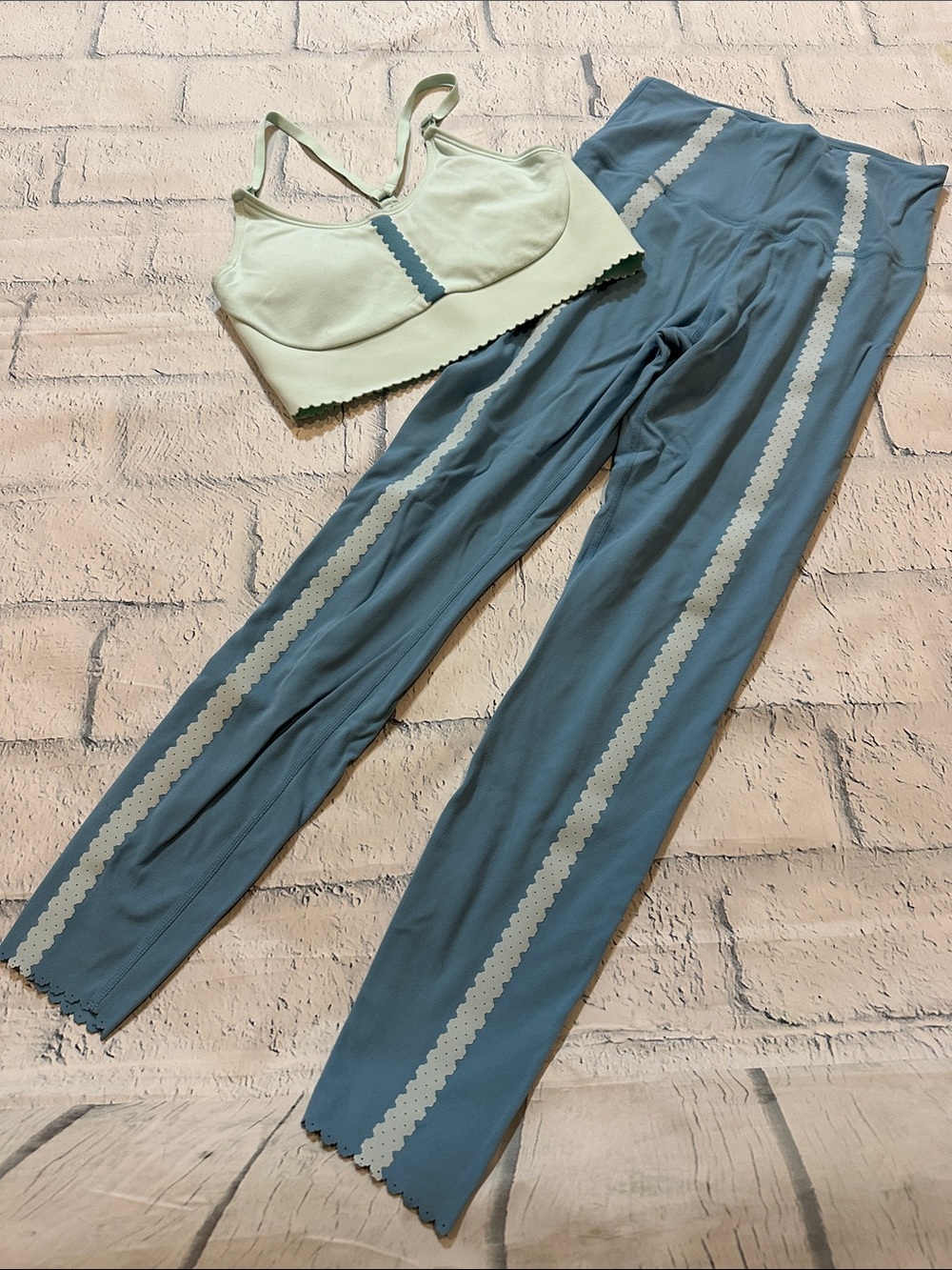 Nike Two-Piece Active Set in Teal and Light Green